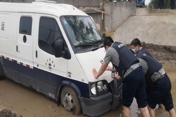 1654713996303811.jpg 寰俊剧_20220609024436(1).jpg