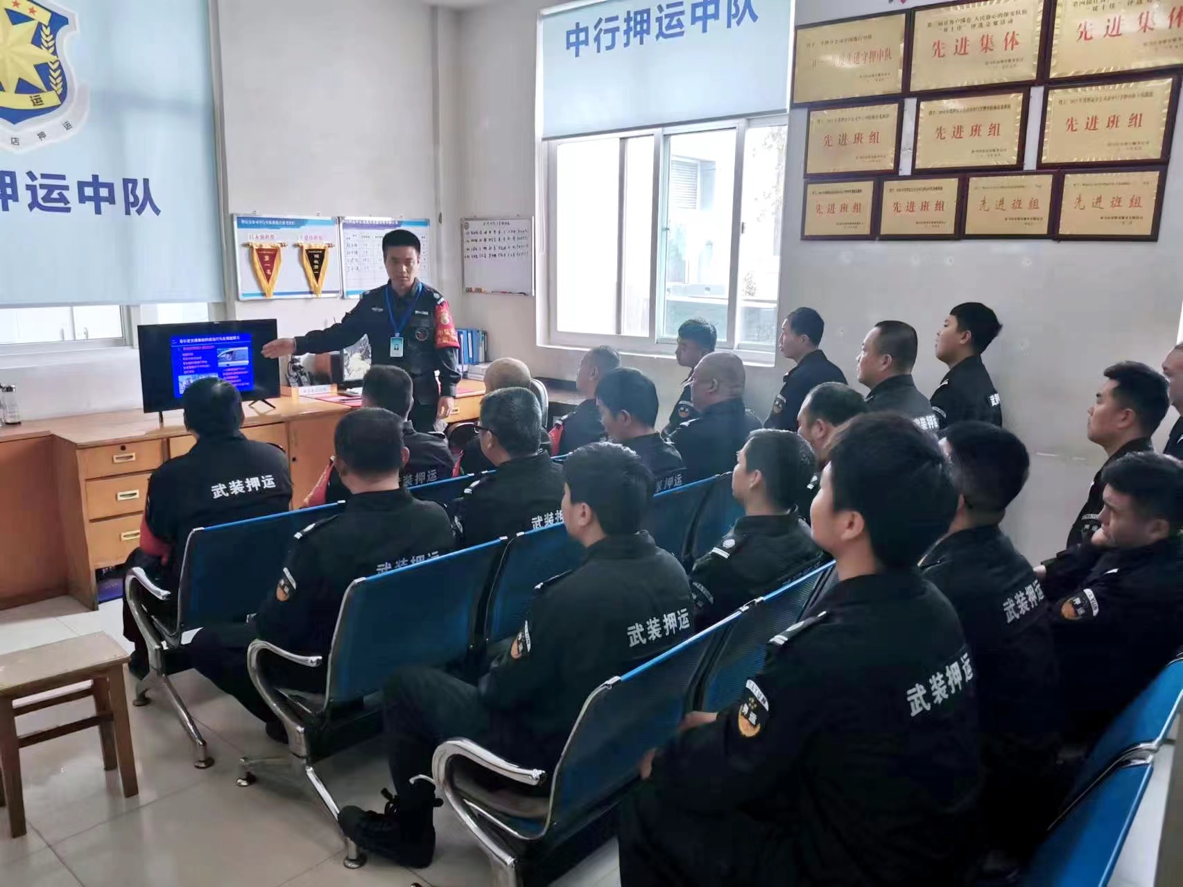 1713222946847346.jpg 1713222946847346.jpg