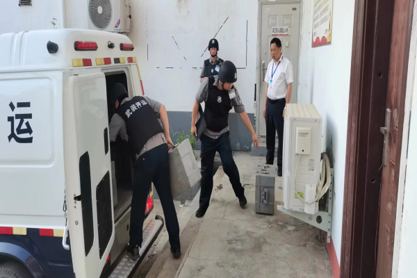 1715938925556158.jpg 寰俊剧_20240517173729.jpg