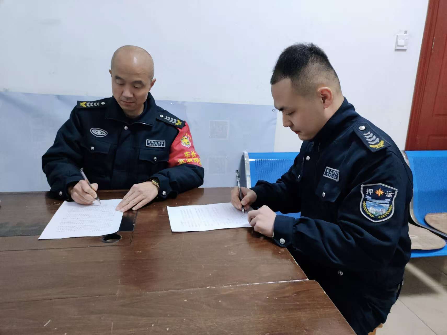 1734598083909518.jpg 1734598083909518.jpg